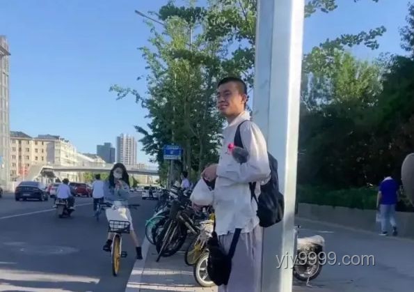 韦东奕粉丝数破2000万背后的数学魅力